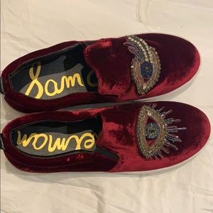 NEVER WORN SIZE 8.5 SAM EDELMAN VELOUR SNEAKERS